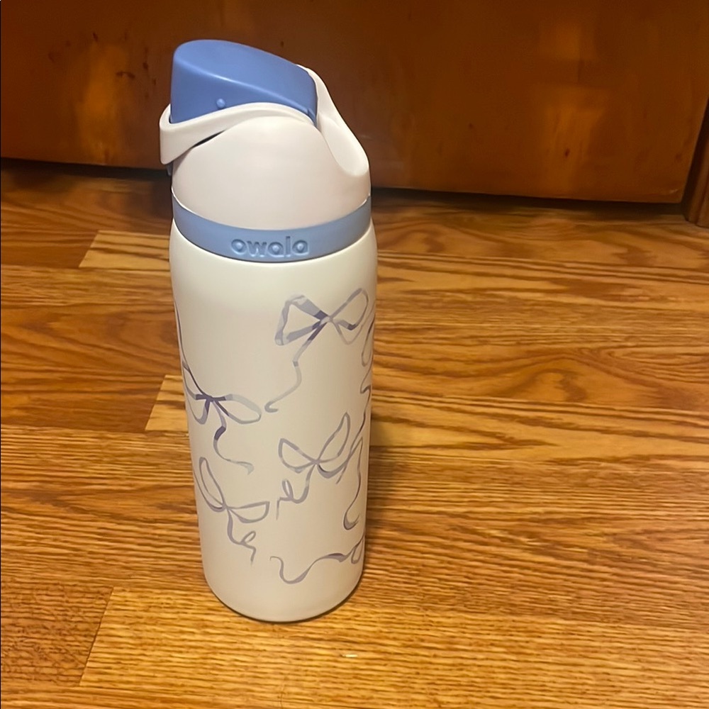 White with Blue Bows Water Bottle